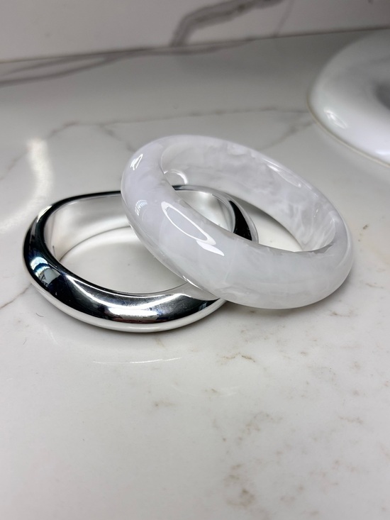 Anthropologie Jewelry - Chic Bangle Duo: High-Shine Silver & Marbled White Resins
